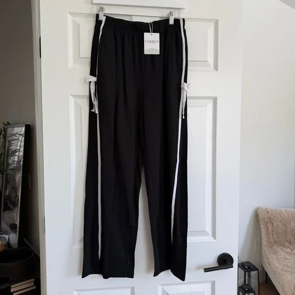 Black bow pants medium nwt - Picture 3 of 3
